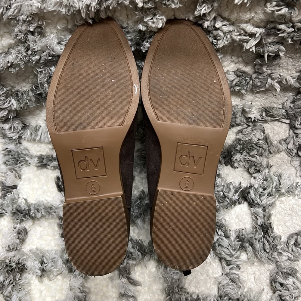 EUC Dolce Vita Chocolate Laser Cut Zip-Up Booties - Women’s Size 6 - Picture 7 of 9